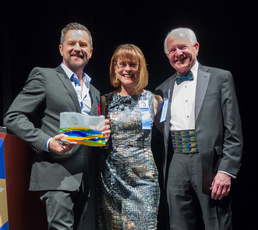 Ric Ryder, recipient of the 2017 Howie Award for Outstanding Artist, with Elizabeth & Kenneth Lundeen at the 2018 Celebration of the Arts (photo by John Wisor)
